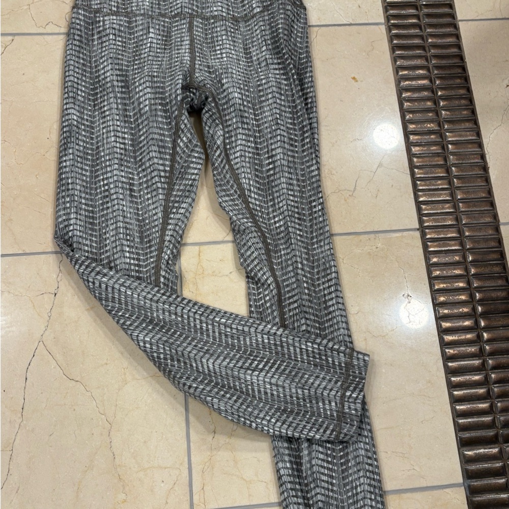 Lululemon Athletica Gray Patterned Leggings